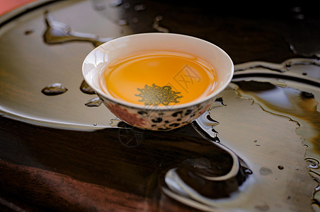 温馨茶香间,揭秘喝茶的养生秘密